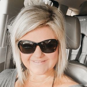 Meet your Posher, Leslie